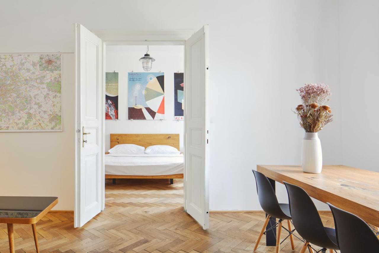 Apartment Artsy Flat Near Wenceslas Square By Days Prag