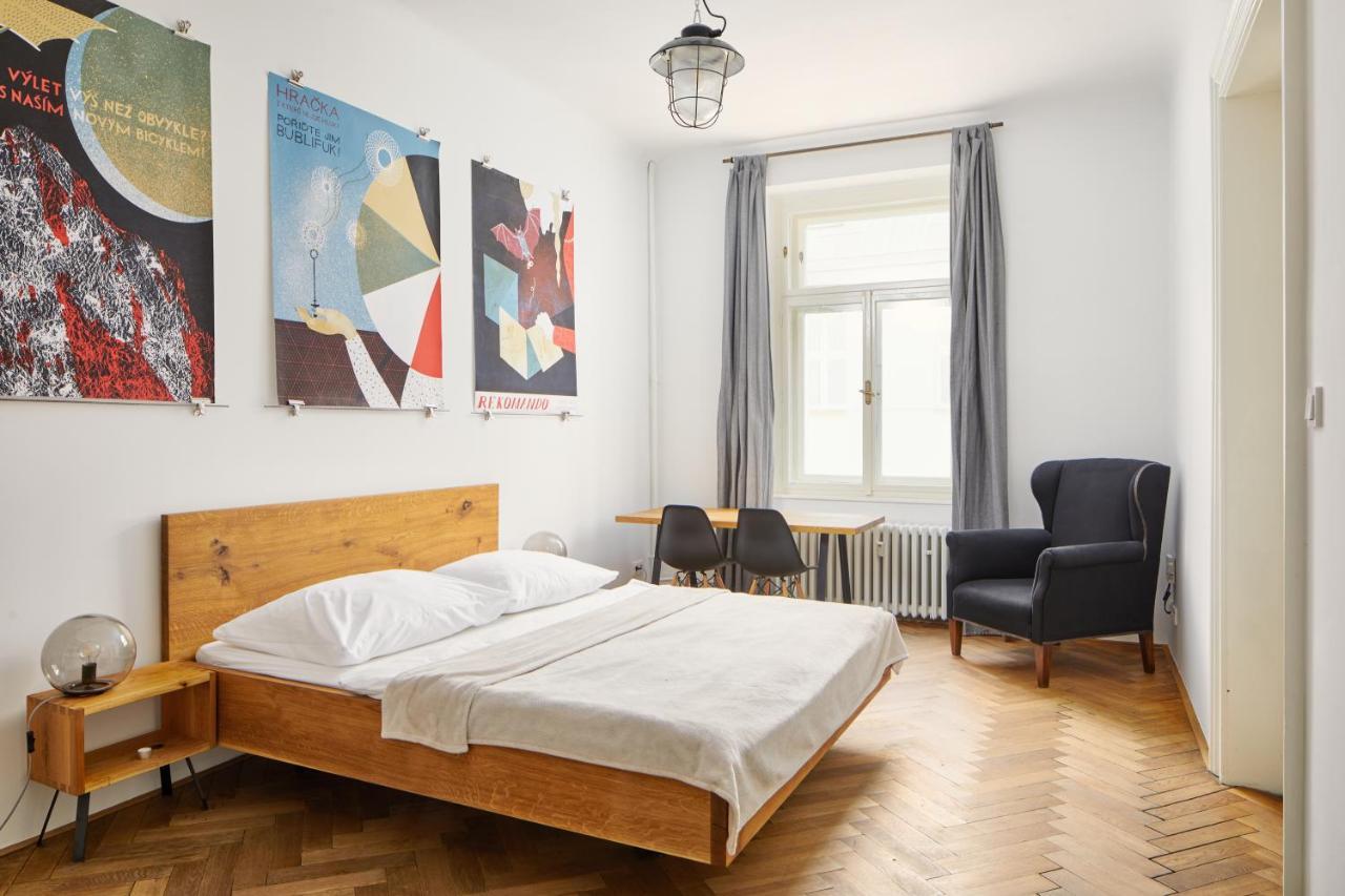 Artsy Flat Near Wenceslas Square By Days Prag