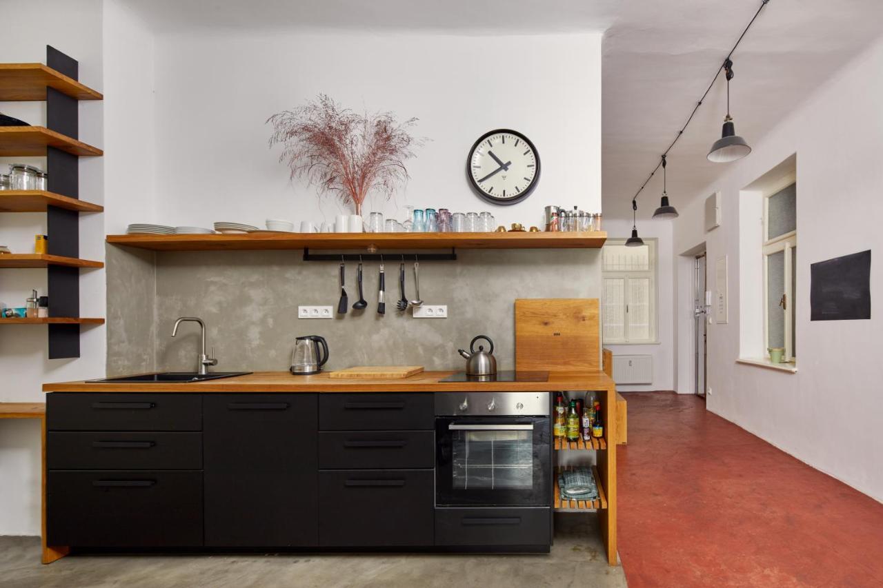 Apartment Artsy Flat Near Wenceslas Square By Days Prag